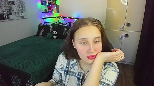 LinaTruly online show from March 11, 9:50 pm