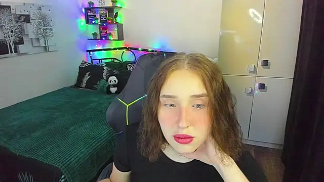 LinaTruly online show from March 6, 10:16 pm