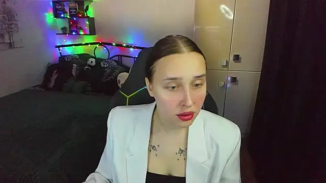 LinaTruly online show from February 9, 10:12 pm