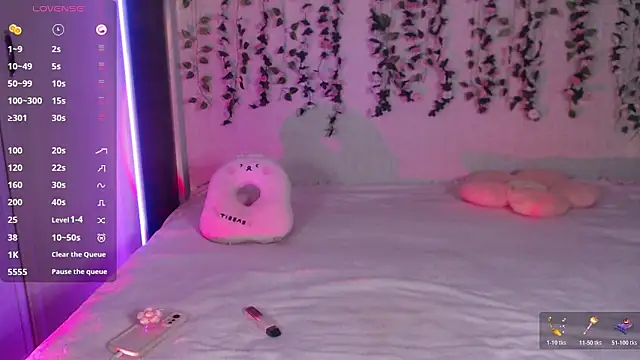 Lessy Lasska online show from April 1, 1:12 pm