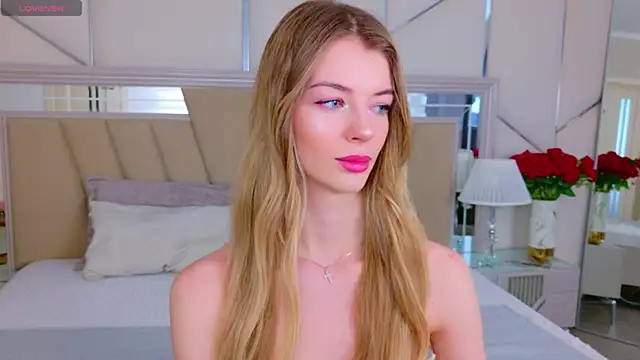 MeganMour online show from April 13, 8:04 am