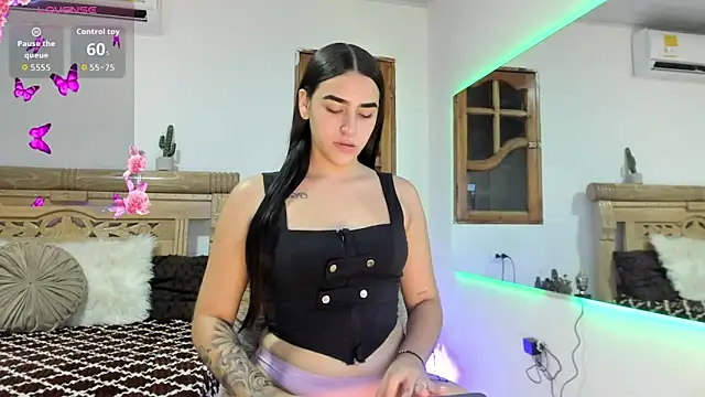 oriana rodriguez online show from April 19, 4:01 am