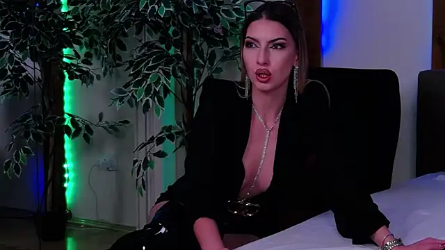 SkylerSpark online show from September 18, 7:23 pm