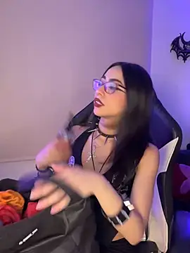 vampy dolll online show from November 10, 5:35 am