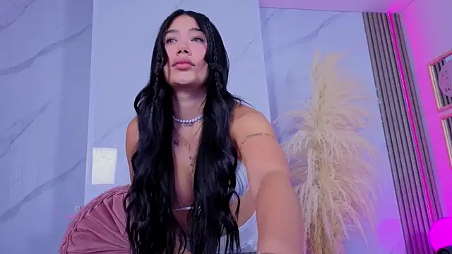 Chlooee   online show from April 8, 2:14 am