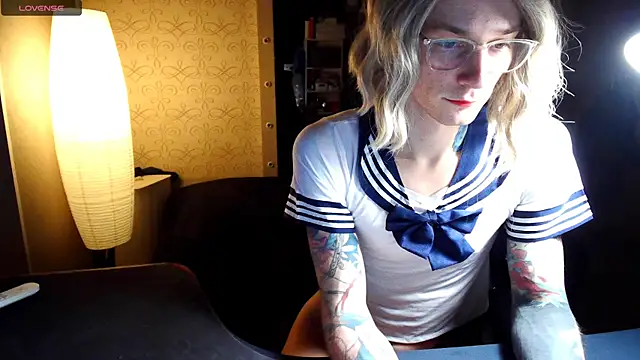 Julia dolls online show from December 16, 6:14 pm