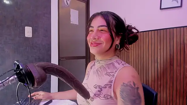 violett collins  online show from February 12, 5:20 am