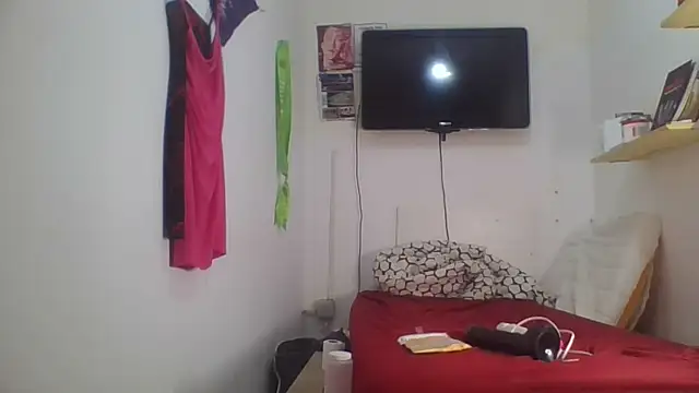 Snapshot of lunaxxxtreme chatting on October 16, 12:41 pm lunaxxxtreme online show from October 16, 12:41 pm