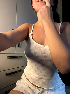 mi michelle online show from November 20, 3:35 pm