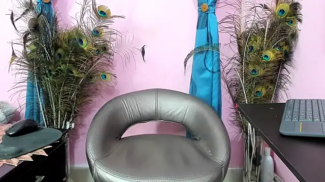 miss--flora online show from January 17, 4:36 pm