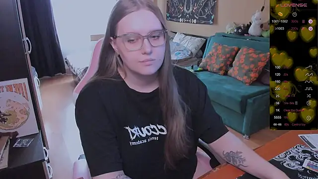 Alice Dreamgirl  online show from April 7, 10:06 am