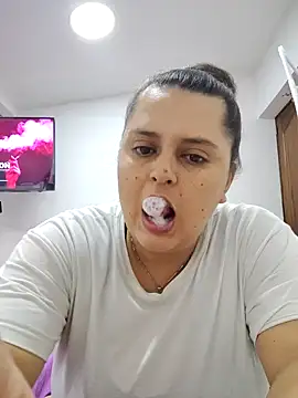 Miss balloonsmila online show from November 30, 3:11 am