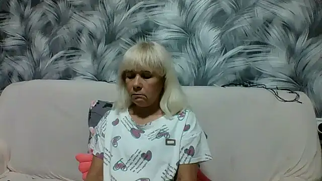 Snapshot of sakura_blonde chatting on October 5, 7:13 am sakura blonde online show from October 5, 7:13 am