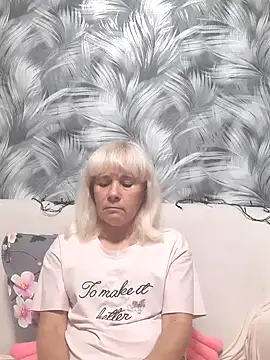 Snapshot of sakura_blonde chatting on October 4, 6:08 am sakura blonde online show from October 4, 6:08 am