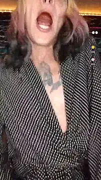 MommyMisfit online show from September 20, 2:54 am