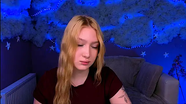 playful sophie online show from April 19, 7:27 pm