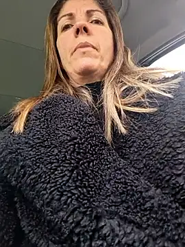 sansan2411 online show from February 9, 12:40 pm