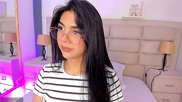 RoseCassie online show from October 20, 1:47 pm