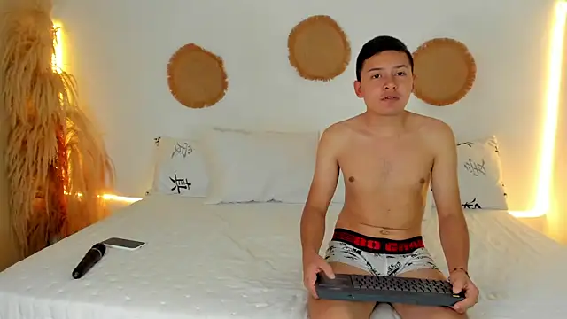 TifannyRossiii online show from February 11, 1:53 am