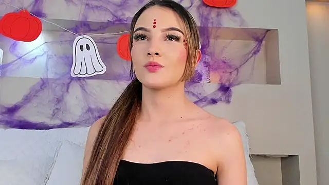 KendalPrince online show from October 31, 5:09 am