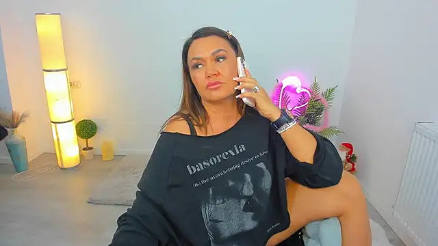 Aileen Stone online show from November 30, 5:06 pm