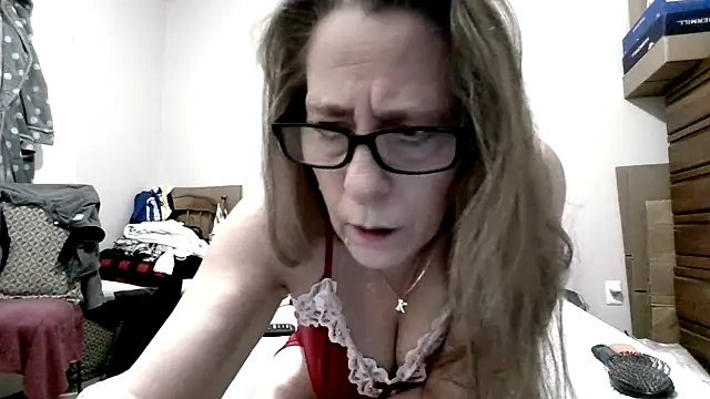 Snapshot of Keywest_Kate chatting on October 31, 10:25 pm Keywest Kate online show from October 31, 10:25 pm