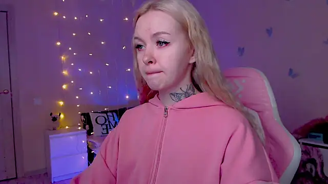 Naughty Mable online show from April 12, 12:03 am