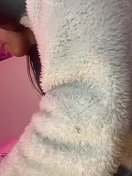 lauuraww online show from September 29, 7:02 am