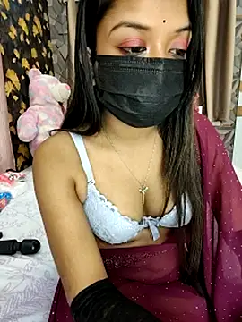 Little  Lia online show from November 4, 10:04 pm