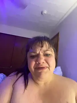 Luciouslouise72xh online show from December 2, 1:51 am