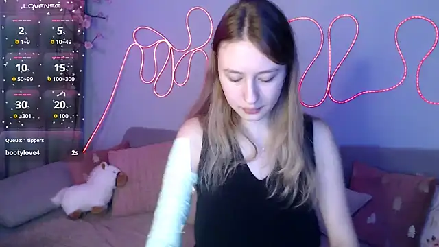 AdaDiore online show from December 22, 9:23 am