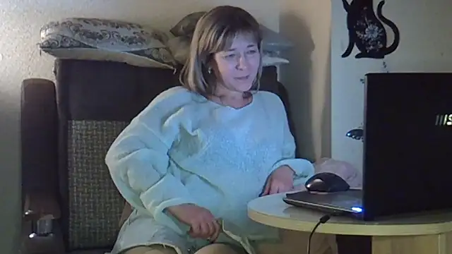 EllaJohnsonX online show from March 22, 5:19 pm