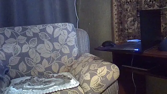 EllaJohnsonX online show from April 11, 7:28 pm