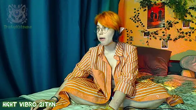 TrickyKitsune online show from July 13, 5:46 pm