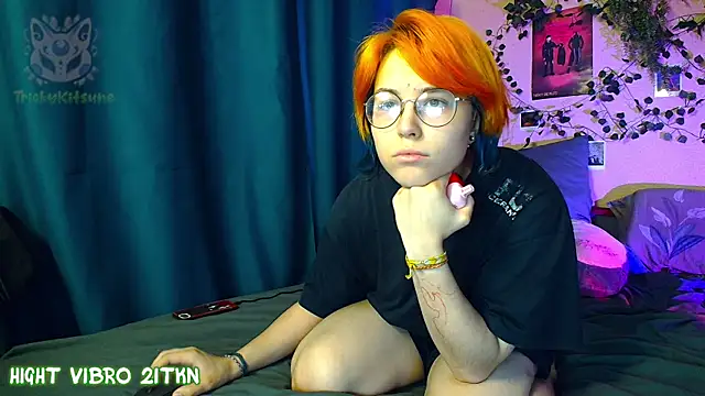 TrickyKitsune online show from July 18, 2:52 pm
