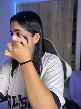 pretty angela1 online show from April 14, 3:17 am