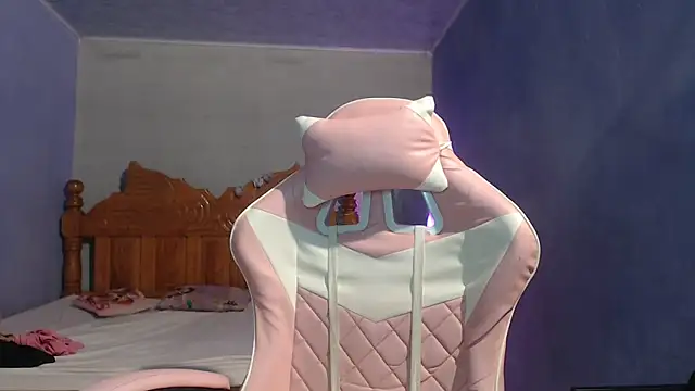 Coral0403 online show from February 12, 11:39 pm