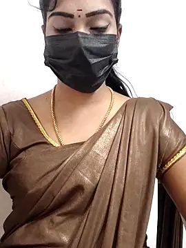 Snapshot of meena_27 chatting on September 12, 8:23 am meena 27 online show from September 12, 8:23 am