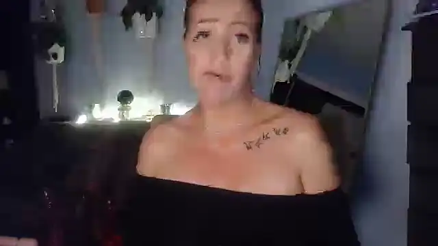 AlessasRoom online show from October 18, 9:01 am