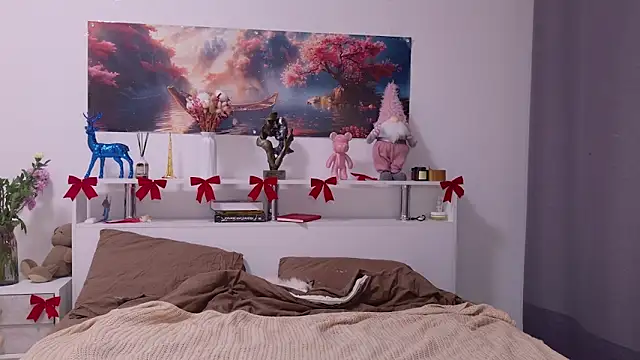 Nellie Medina online show from December 14, 4:35 pm