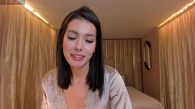 NiaSalvatore online show from December 13, 8:04 pm