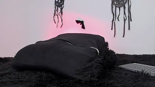 Laurensmith9 online show from October 29, 10:56 pm