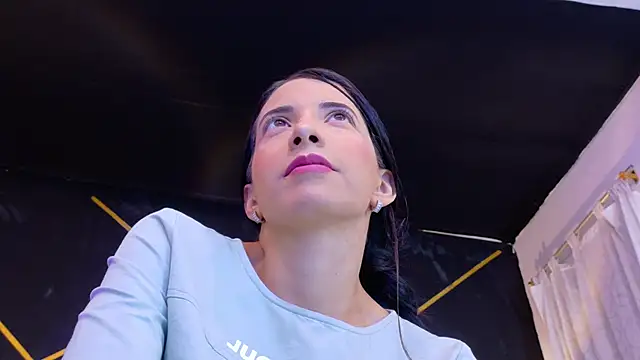 amabel zambrano online show from April 19, 11:21 am