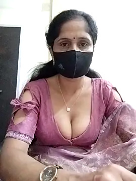 Snapshot of beautifulparii chatting on October 7, 3:11 am beautifulparii online show from October 7, 3:11 am