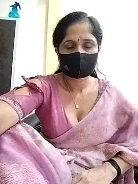 Snapshot of beautifulparii chatting on October 10, 3:44 am beautifulparii online show from October 10, 3:44 am