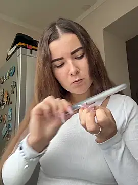 mewKate online show from October 11, 8:30 am