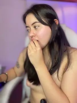 Camila pinkk online show from February 3, 4:12 pm