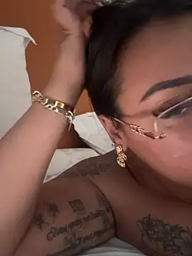 MelissathequeenOff online show from May 2, 3:37 pm