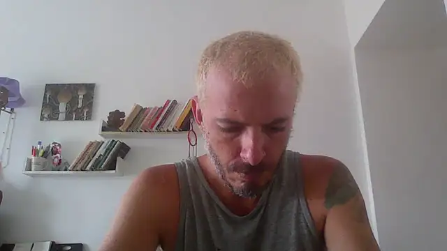 Snapshot of xtrppyx chatting on September 29, 11:15 am xtrppyx online show from September 29, 11:15 am