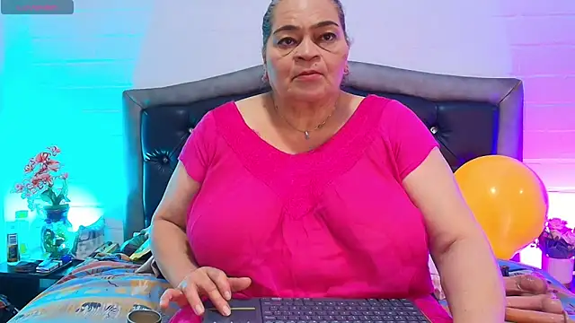 QueenMatturex online show from April 4, 2:05 pm